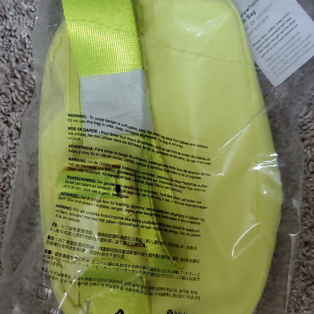 🆕️ LULULEMON EVERYWHERE BELT BAG - ELECTRIC LEMON COLOR - Picture 12 of 12